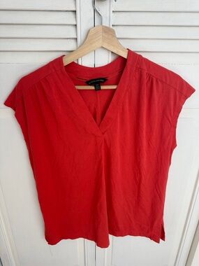 Banana Republic Bright Red V-Neck Cap Sleeve Tee